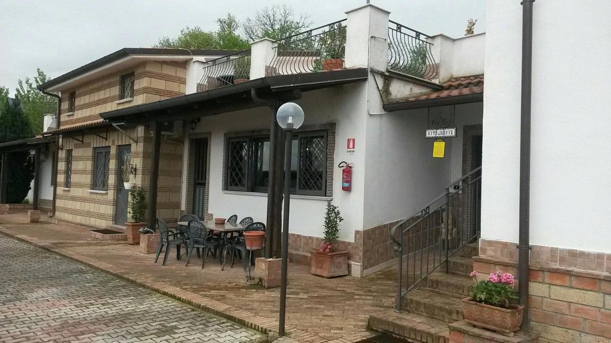 Hotel Agriturismo Borgo Nuovo Sant'Agata Dei Goti à Migliara-San Silvestro Extérieur photo